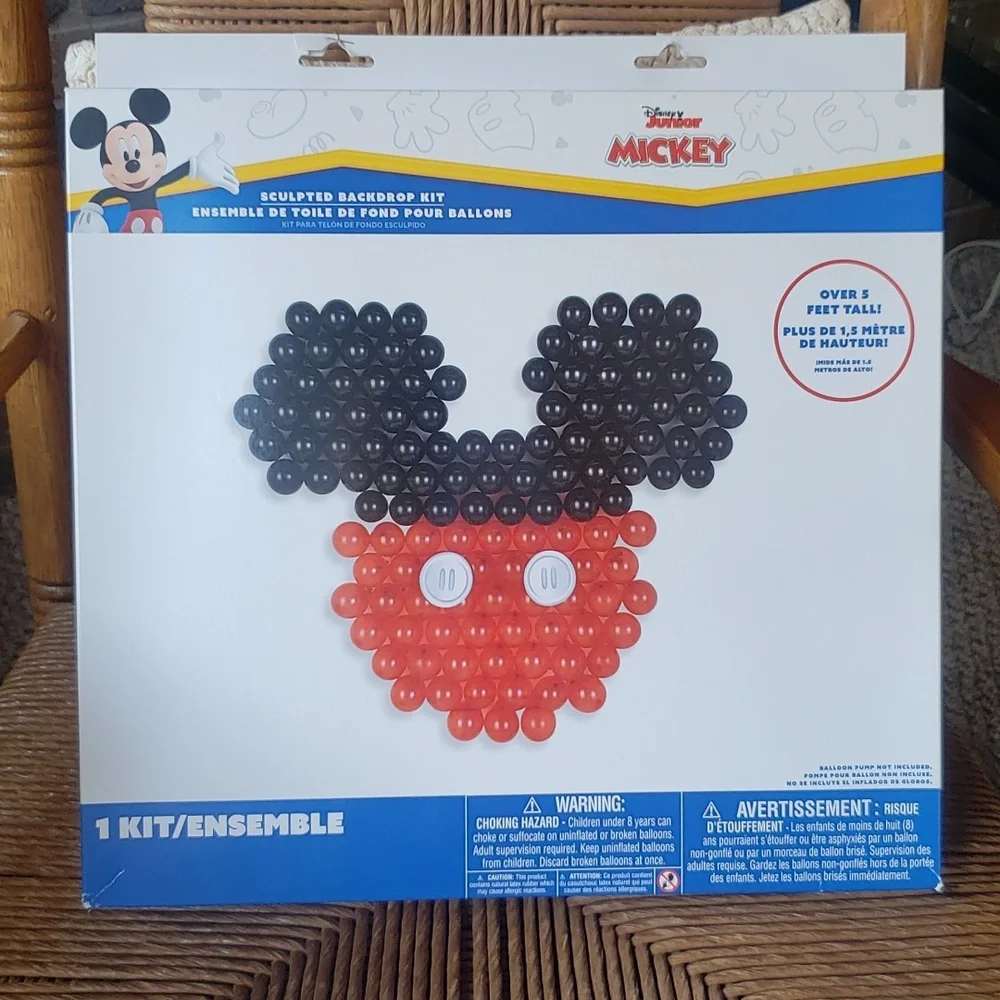 Amscan set includes
